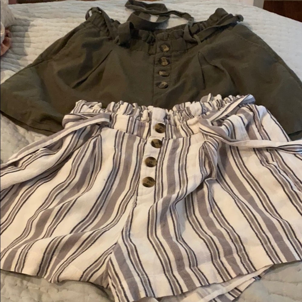 two american eagle shorts with pockets